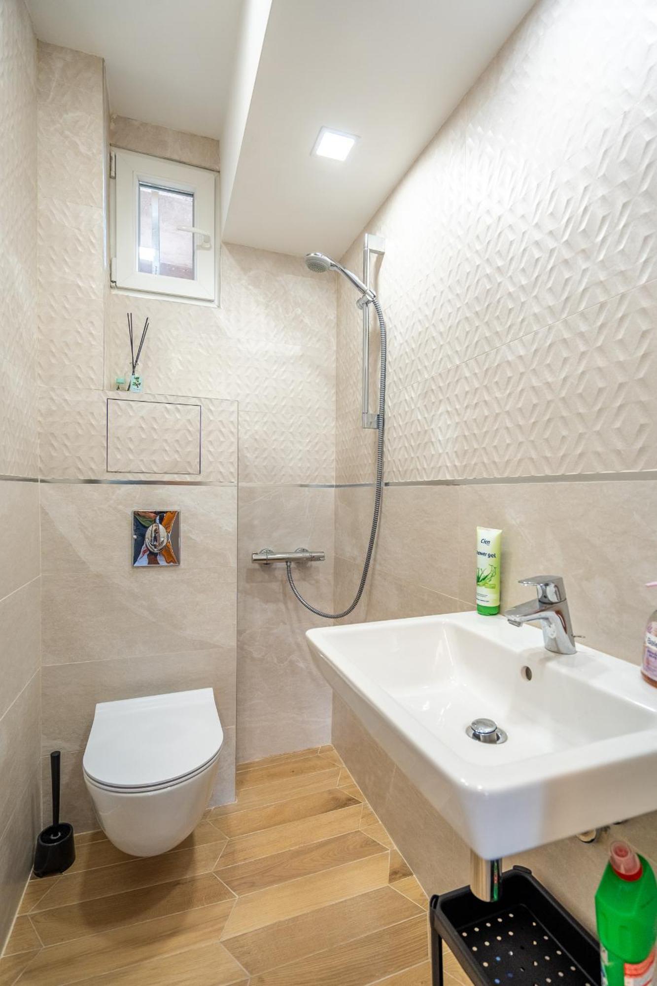 Downtown Apartment Eymi Sofia Bagian luar foto